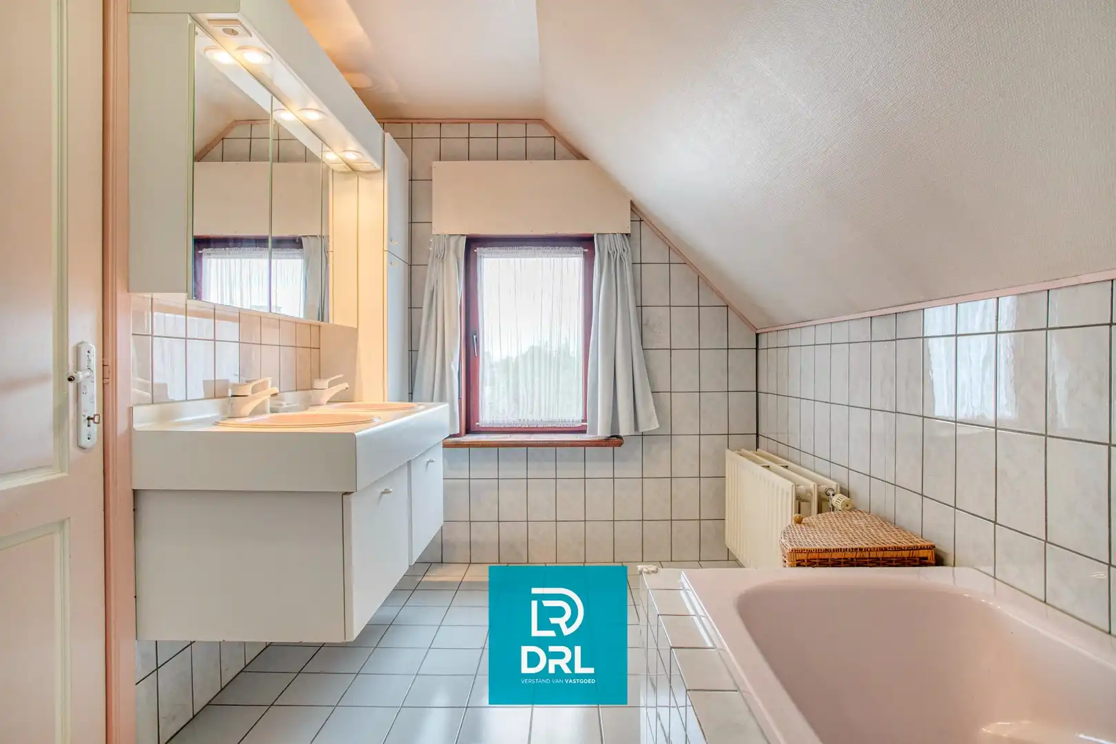 Grote villa met praktijkruimte en prachtige tuin te Knesselare foto 19