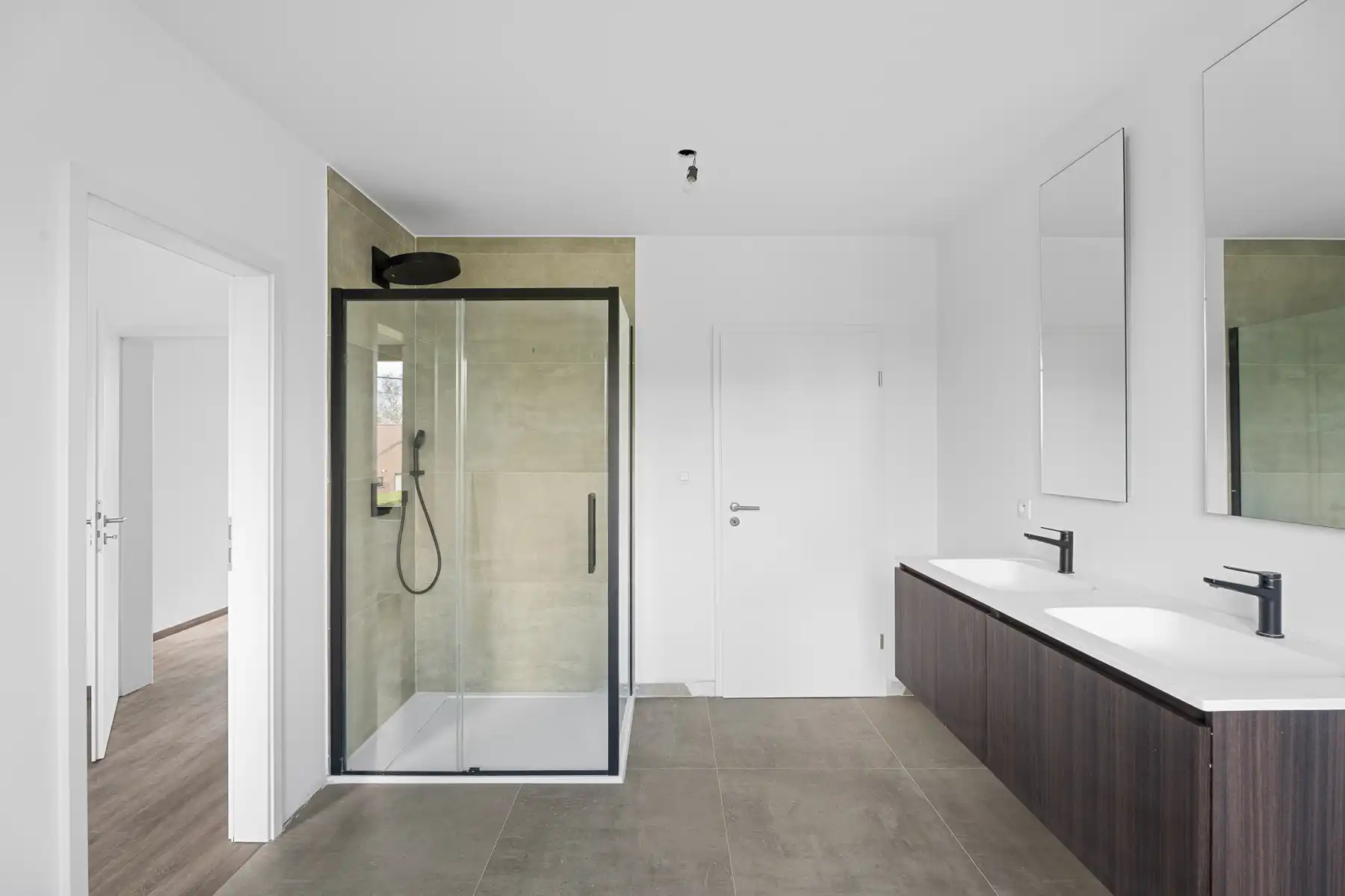 Modern comfort in een tijdloze halfopen bebouwing foto 22