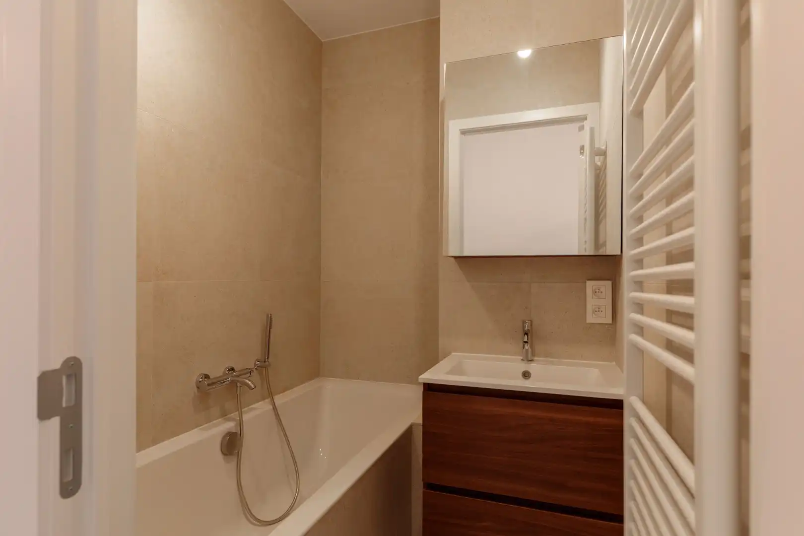 Nieuwbouw appartement in het centrum foto 16