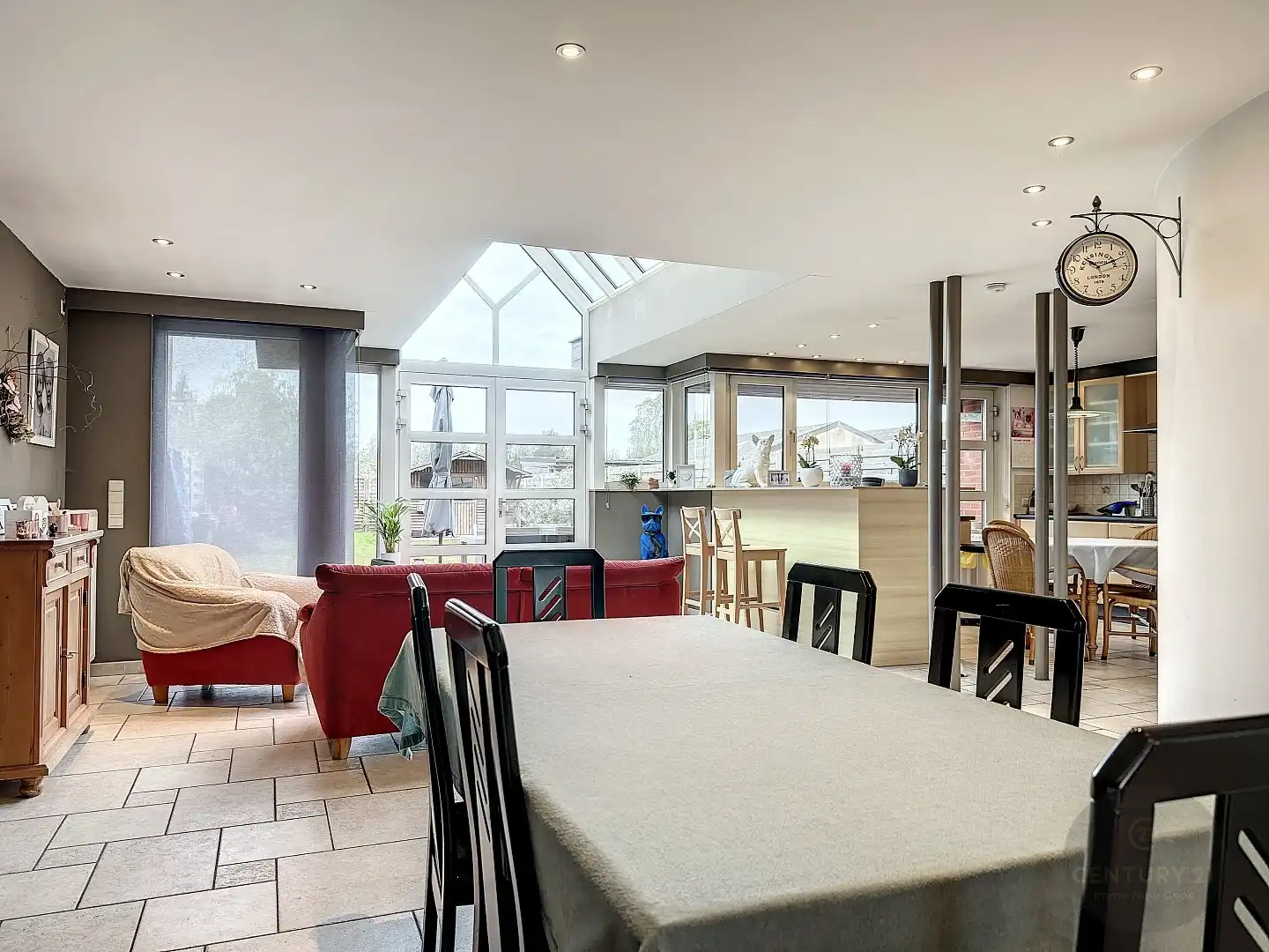 RUIME en LICHTRIJKE woning!! foto {{pictureIndex}}