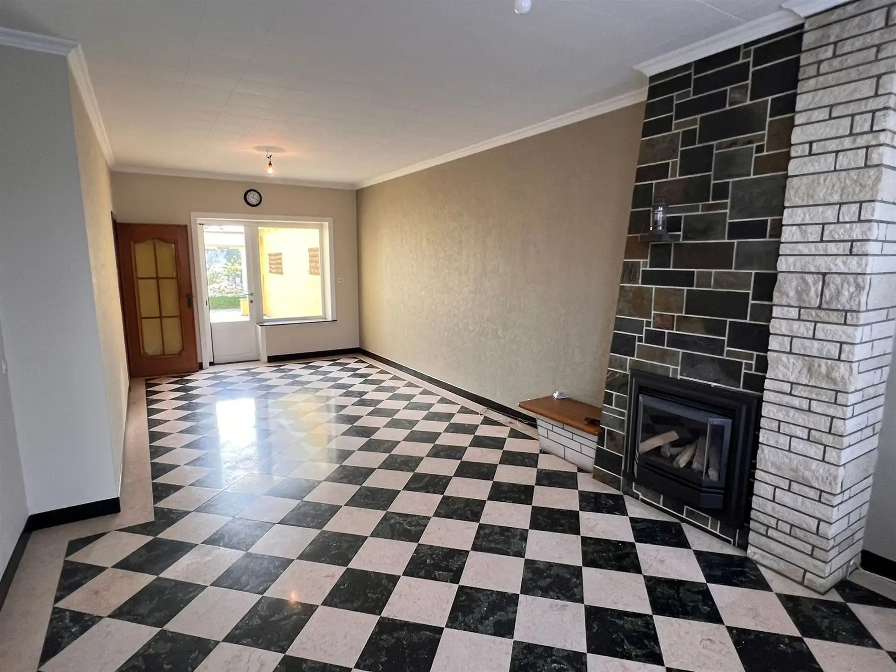 Gezellige woning met 3 slaapkamers, mooie tuin en zolder met mogelijkheden foto 2