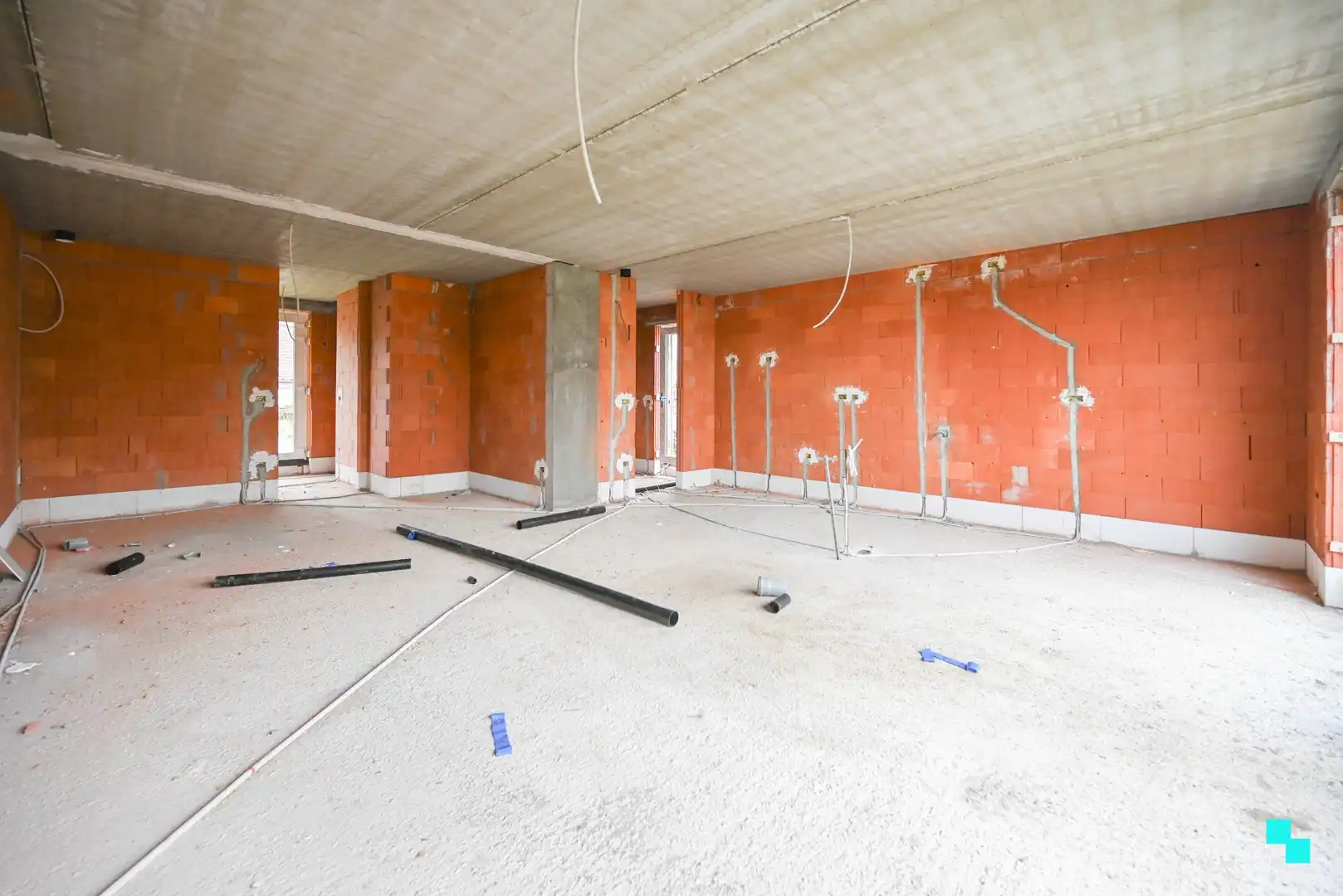 Halfopen nieuwbouwwoning met landelijke verzichten foto 9