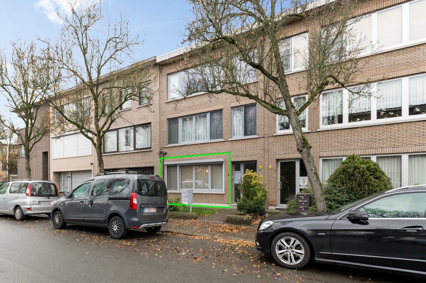 Gelijkvloersappartement met garage foto {{pictureIndex}}