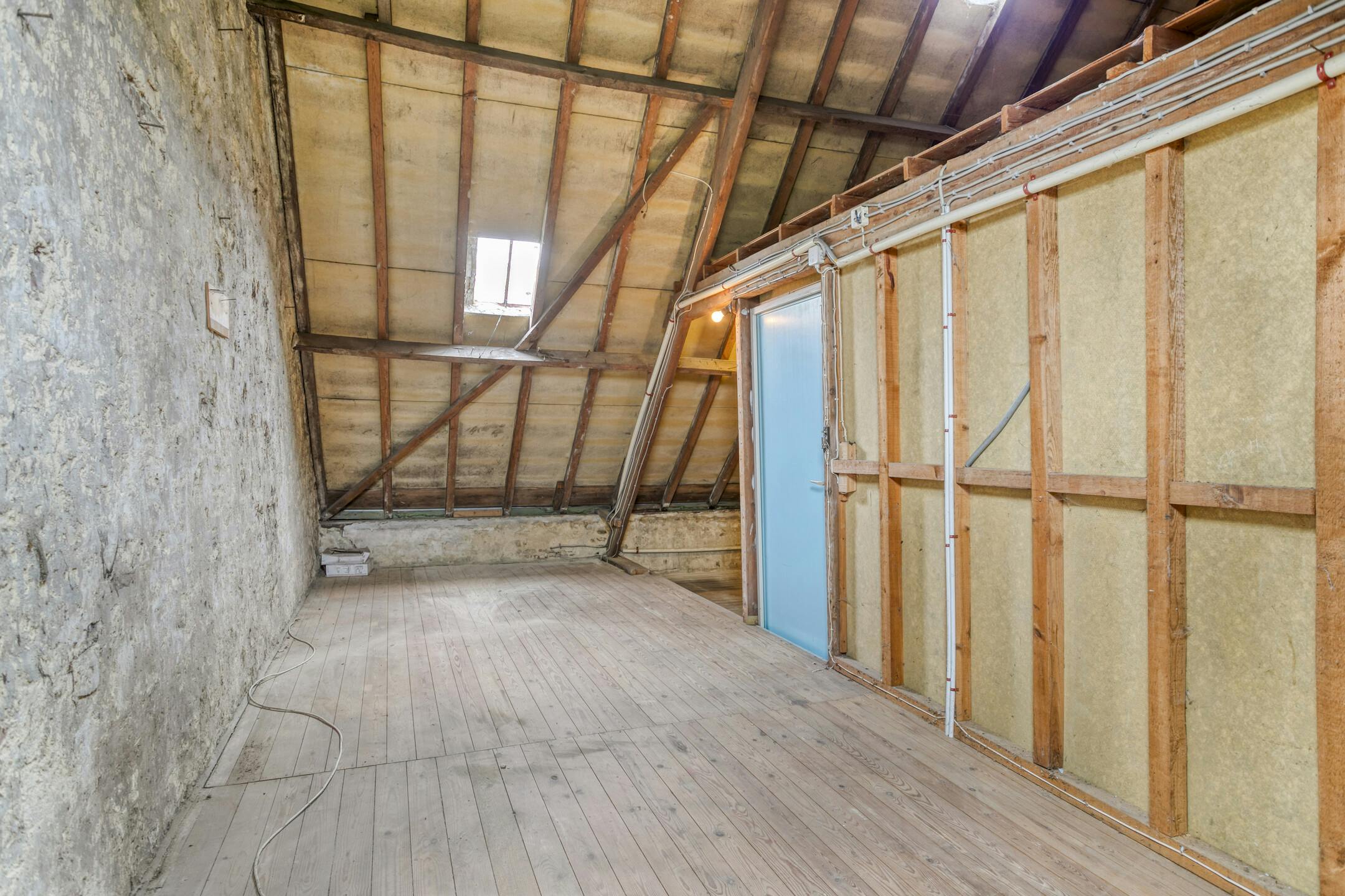 Te renoveren halfopen woning in Gullegem  foto 10