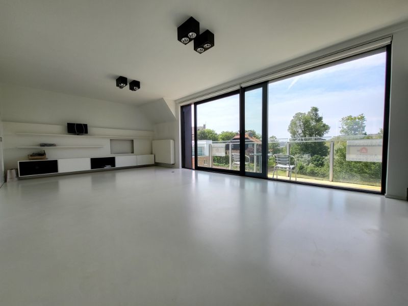 Duplex met 2 slaapkamers te huur op jaarbasis foto 3