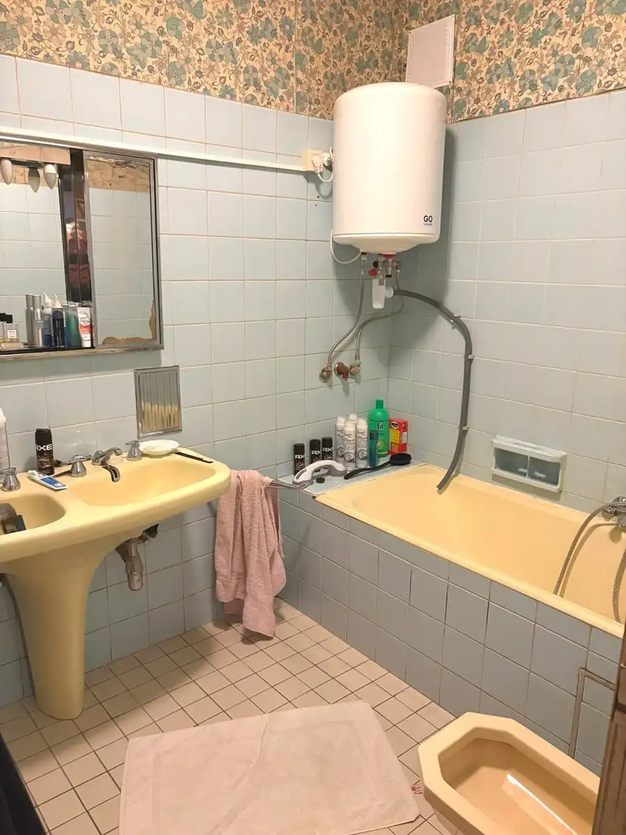 WSB-immo: Ruim, te renoveren appartement met 3 slaapkamers! foto 10