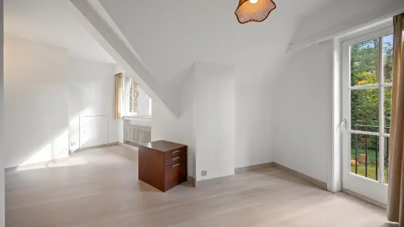 Karaktervolle villa van 325m² met 5 slaapkamers op 24 are foto 24
