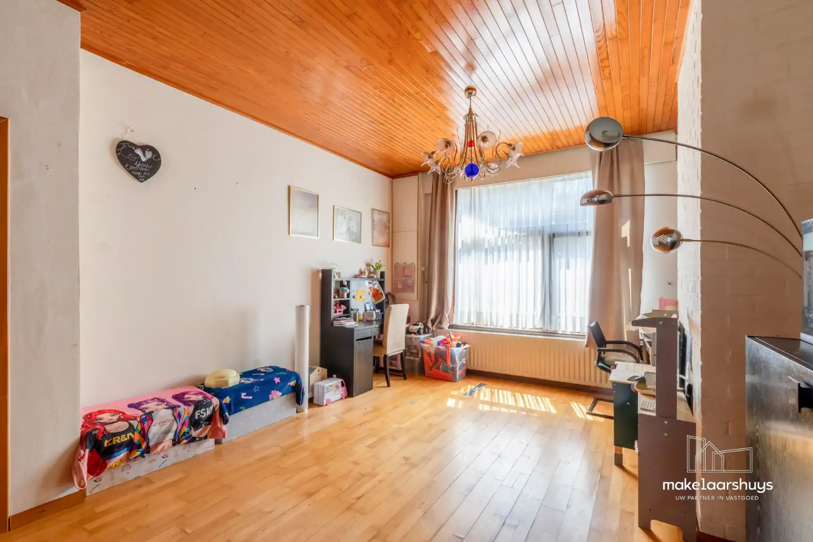 Ruime woning met 4 slpk en aangename tuin te Sint-Amandsberg foto 5