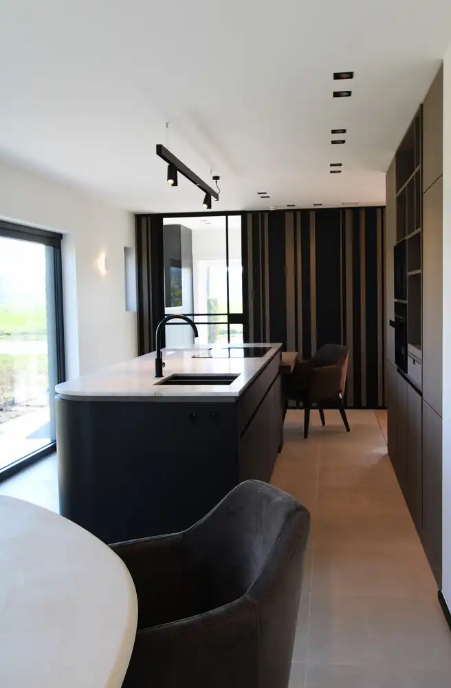 Damme, vlakbij Moerkerke Tot in de puntjes LUXUEUS  gerenoveerde ENERGIEZUINIGE open bebouwing , alles op het gelijkvloers foto 7