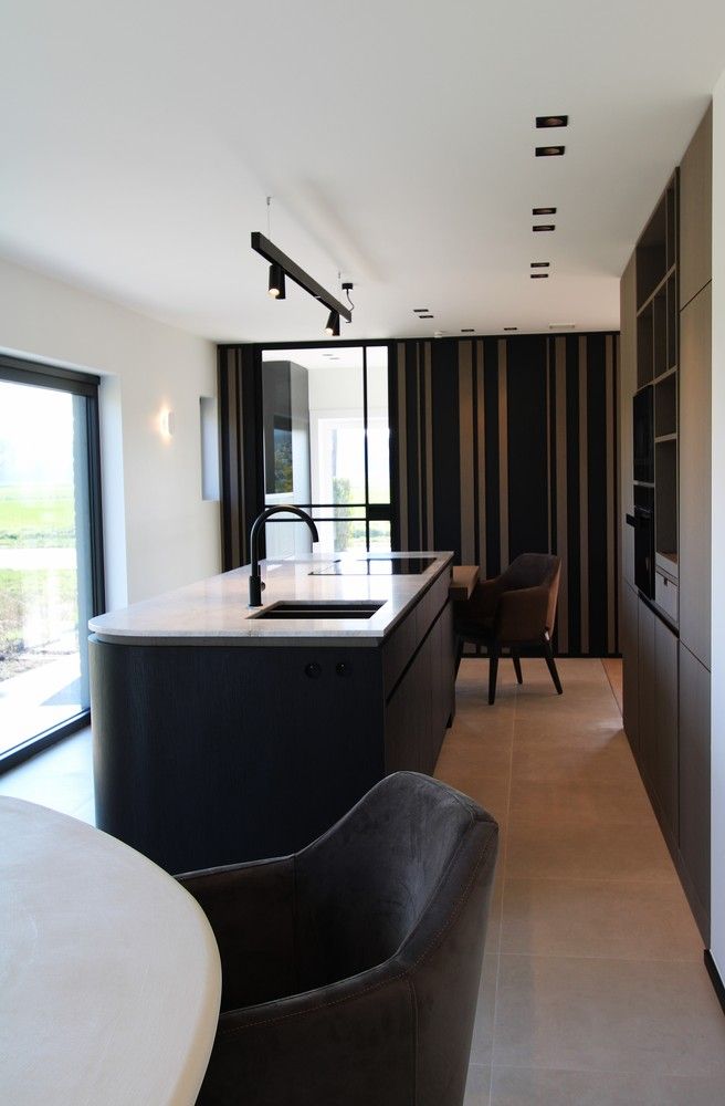 Damme, vlakbij Moerkerke Tot in de puntjes LUXUEUS  gerenoveerde ENERGIEZUINIGE open bebouwing , alles op het gelijkvloers foto 7