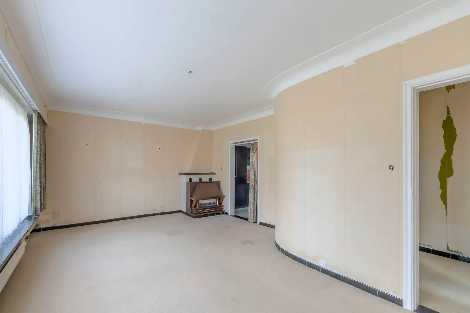 Renovatieproject met 3 slaapkamers, garage en tuin 800 m² foto 11