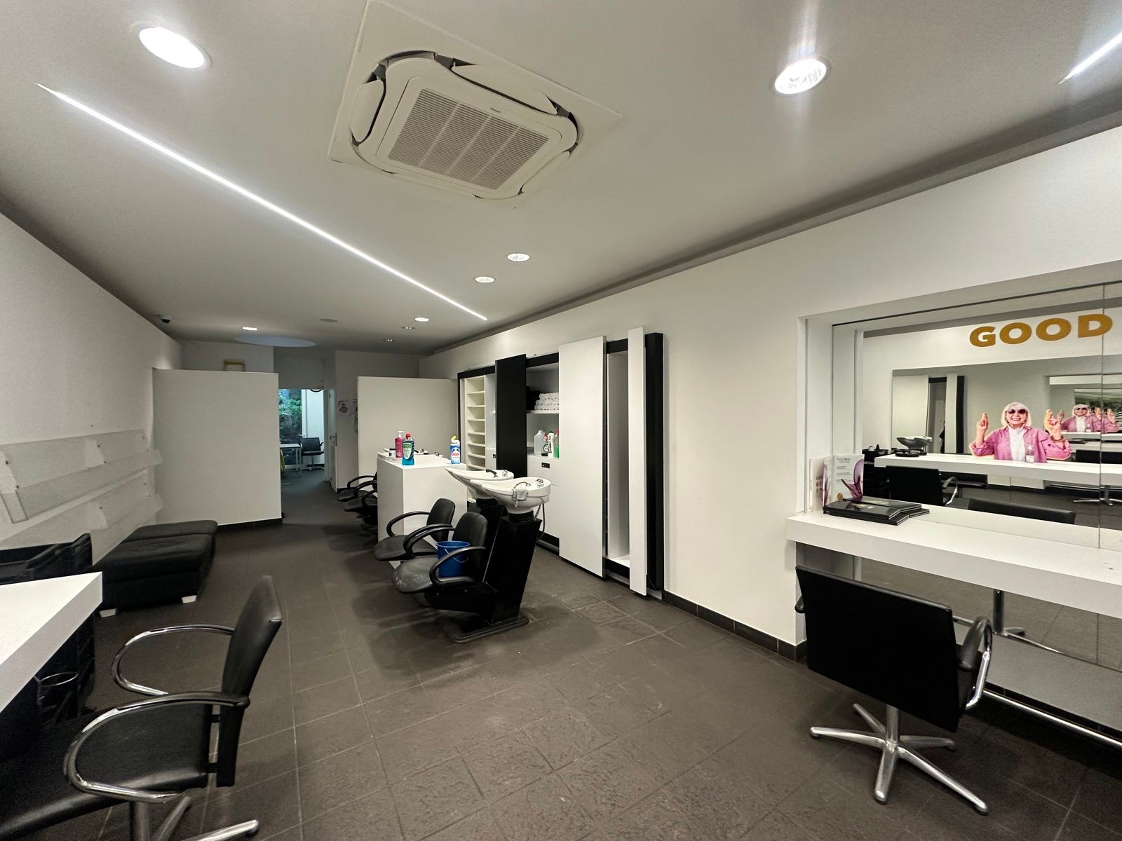 Handels- of kantoorruimte in hartje Antwerpen foto 7