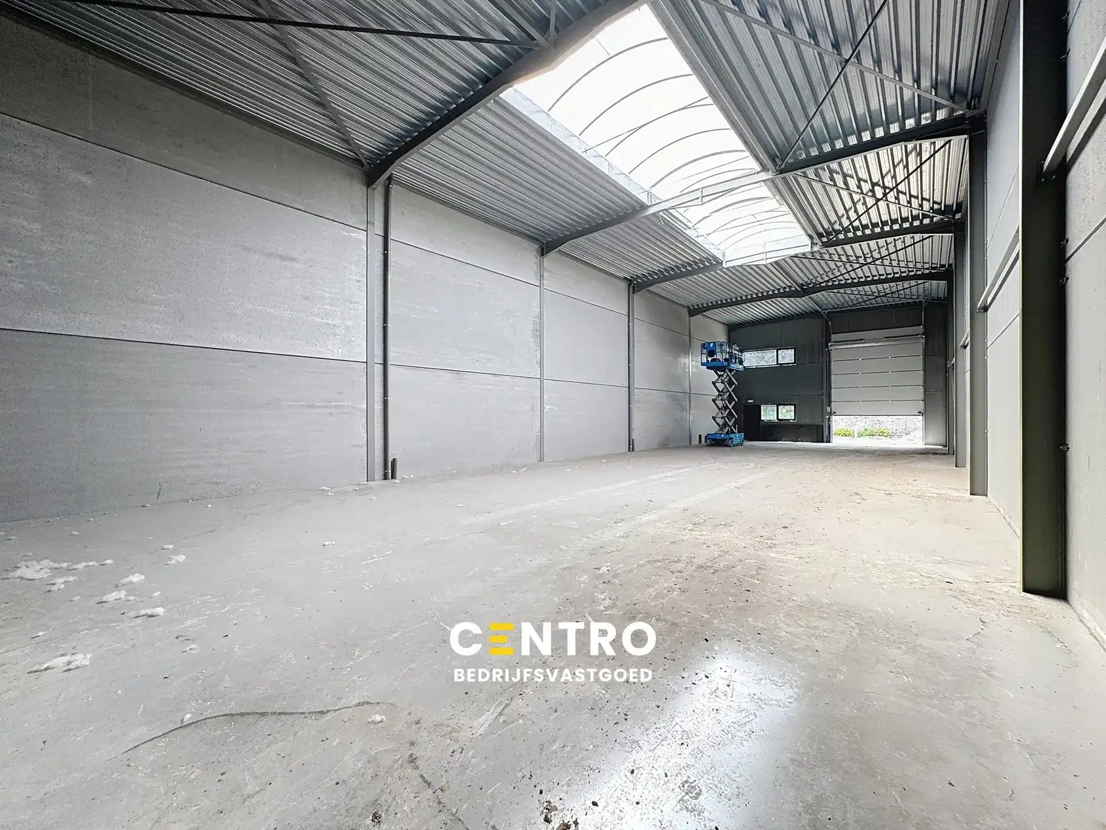 NIEUWBOUW KMO-Unit (336m2) te Eeklo vlakbij de N9! foto {{pictureIndex}}