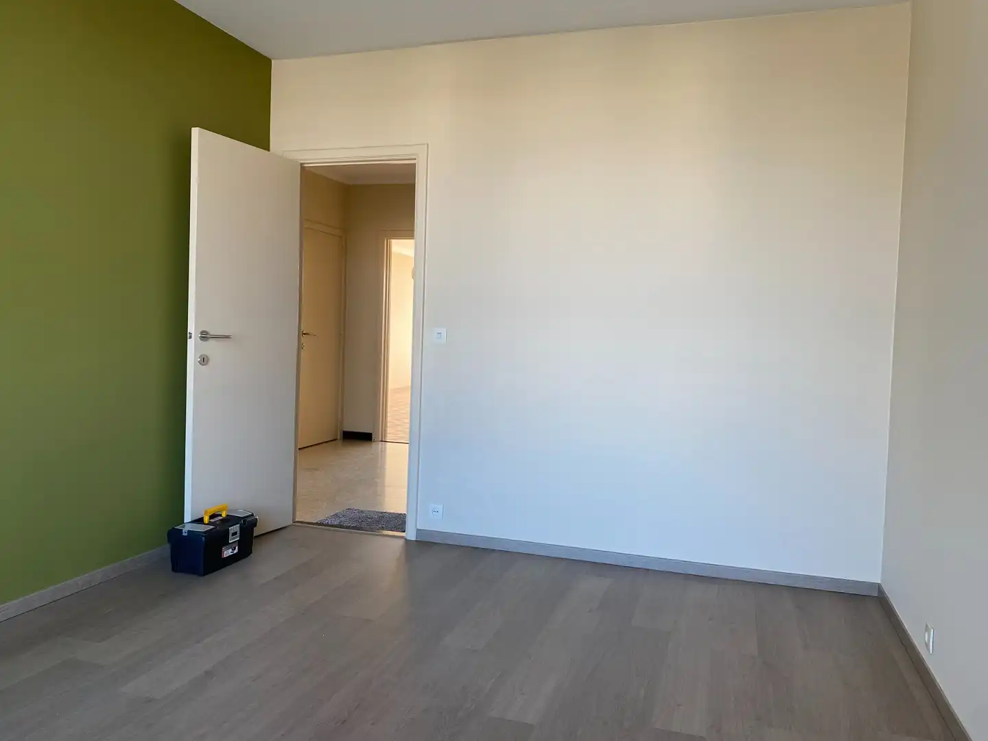 Ruim authentiek appartement met 2 slaapkamers en garage in Gent foto 5