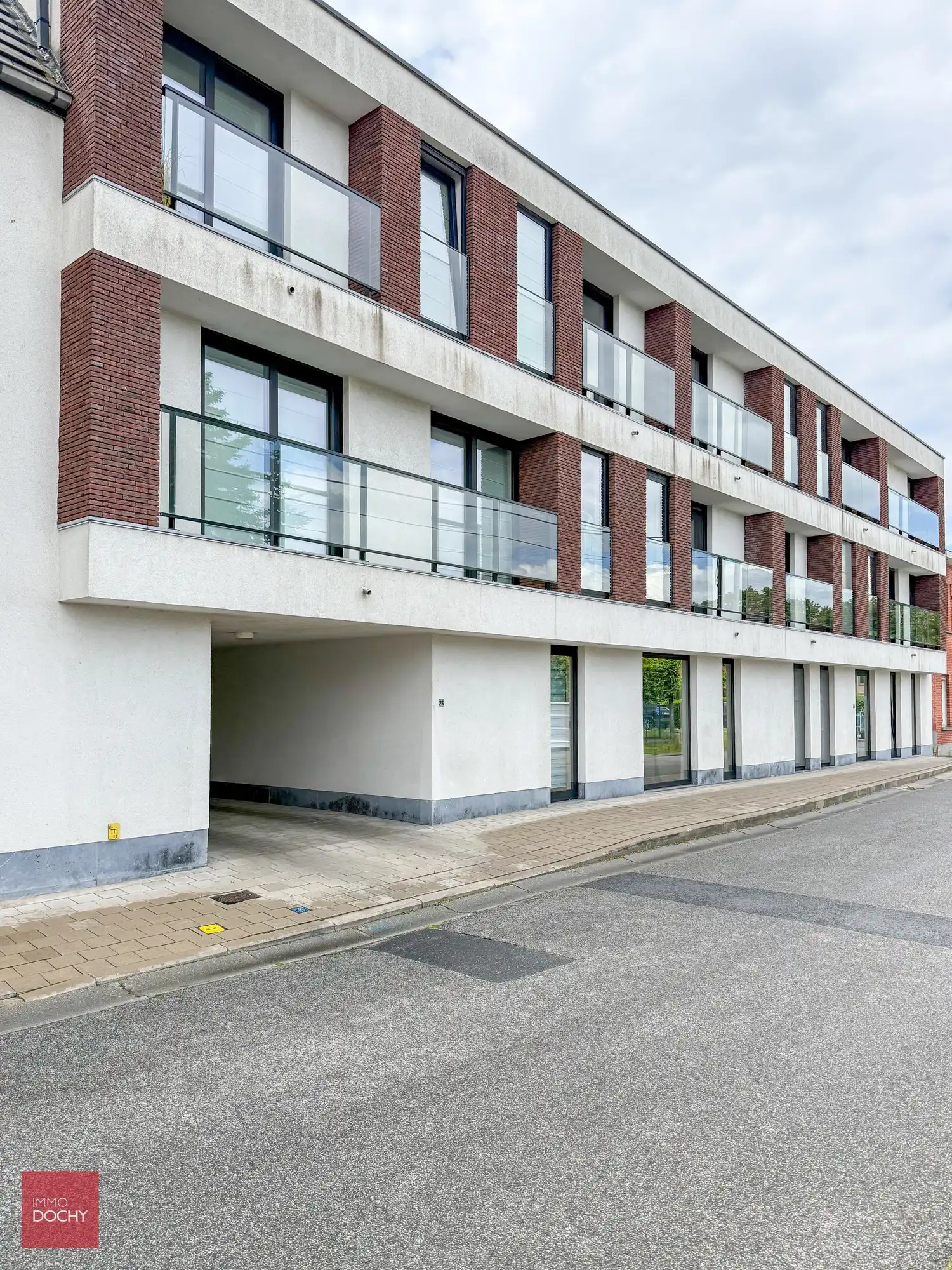 Heel verzorgd recent appartement tussen station en centrum | Oude Vijvestraat foto {{pictureIndex}}
