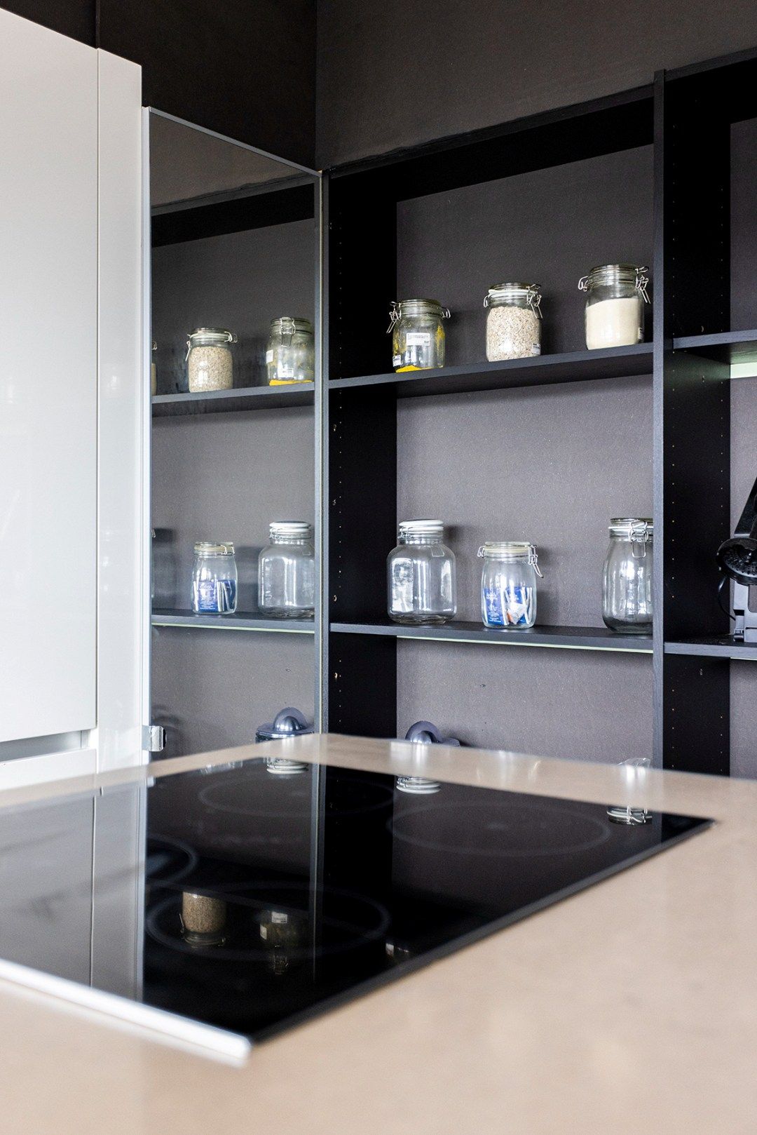 Instapklaar appartement (119m²) met 2 slpk en garage! foto 6
