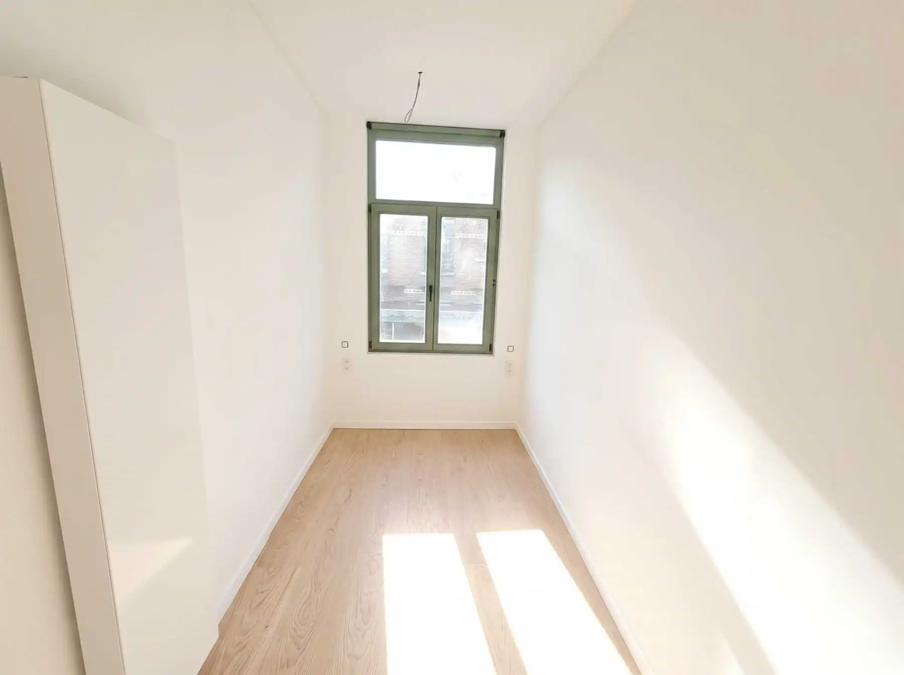 Volledig gerenoveerd appartement met 1 slaapkamer, balkon en terras nabij Zurenborg foto 8