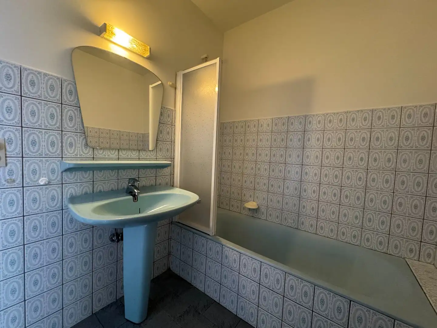 TE HUUR - Gelijkvloers appartement met 1 slpk en terras foto 5