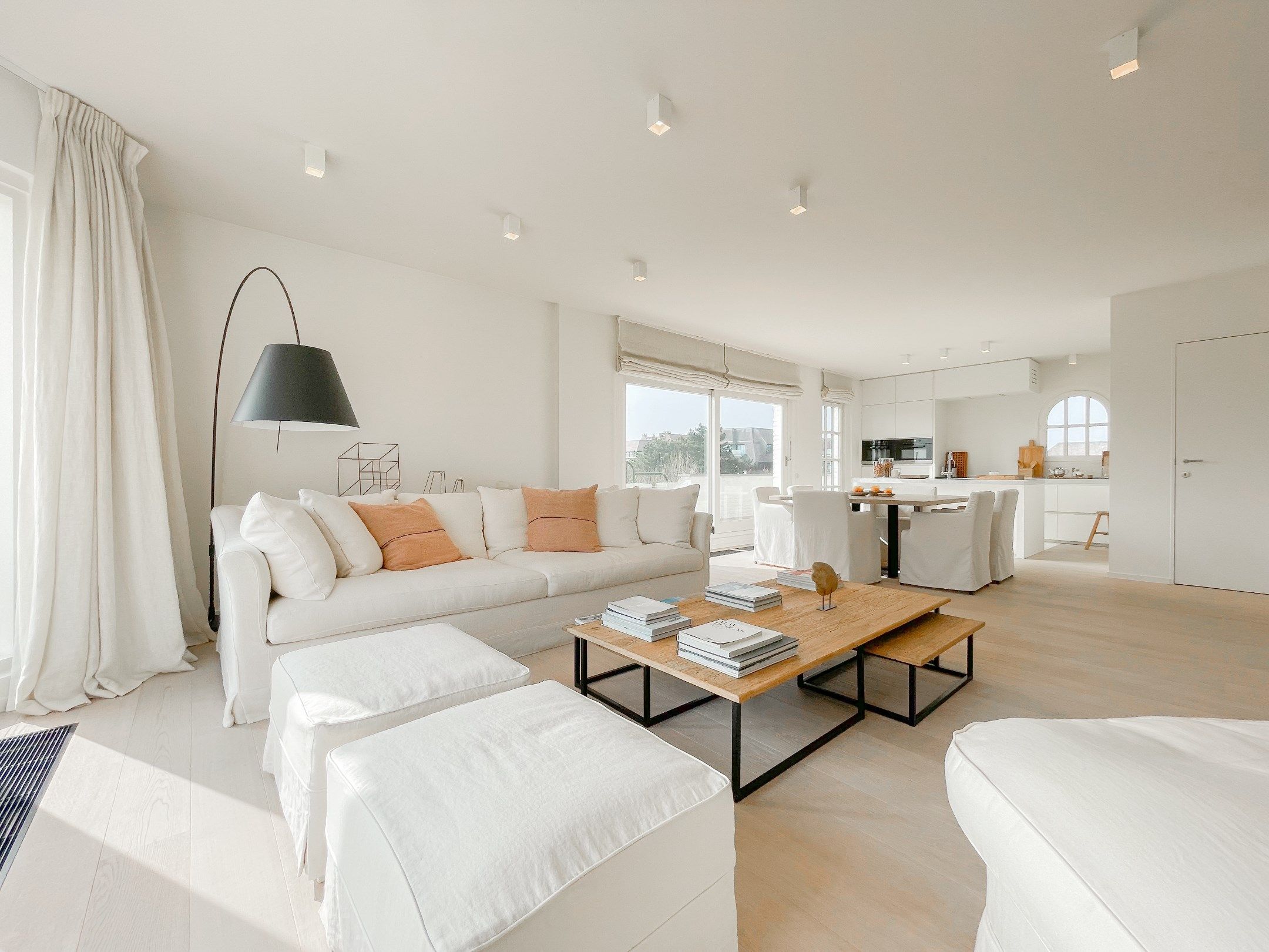 Subliem hoekappartement met ruime terrassen gelegen in het prestigieuze domein Tennis Garden. foto 6