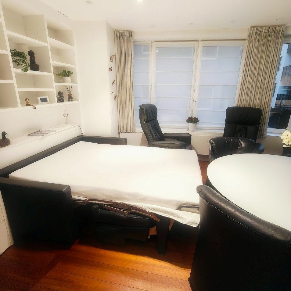 Instapklaar bemeubeld hoekappartement met 2 slaapkamers te koop in Oostende foto 9