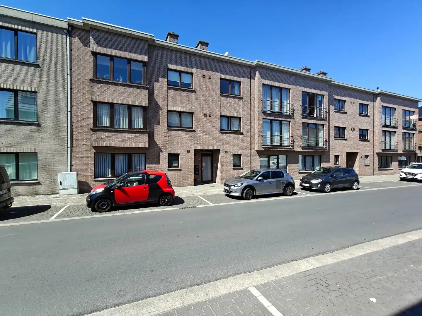 Studio met terras te Lokeren  foto {{pictureIndex}}