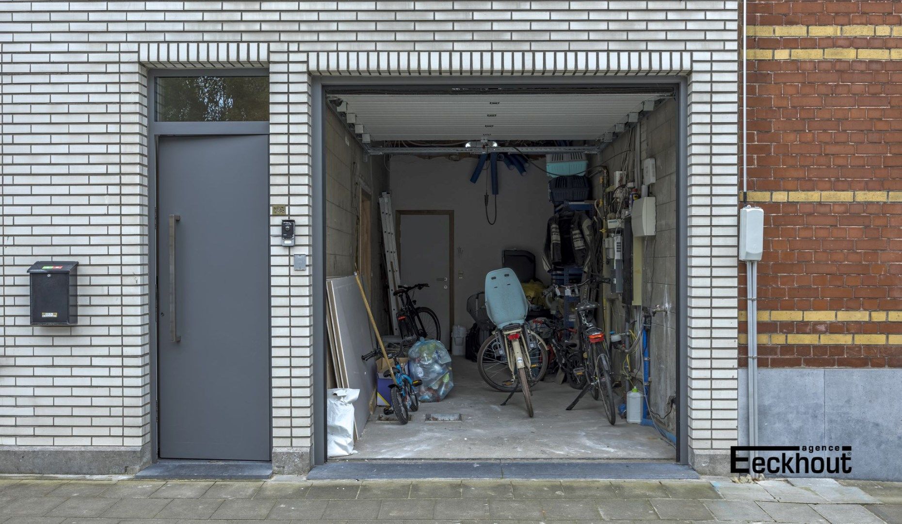 Grondig gerenoveerde woning met tuin, terras, garage en 4 slaapkamers te Oostende! foto 22