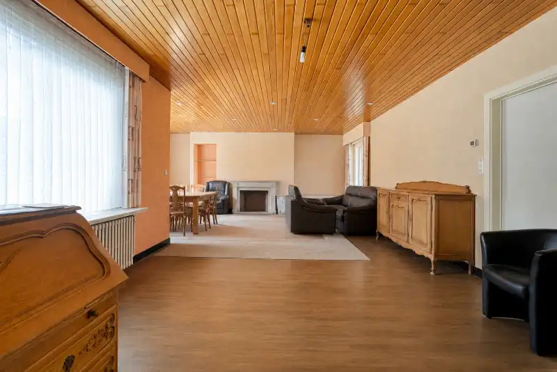 Karaktervolle woning met voormalige schuur en adembenemend uitzicht op de velden foto 3