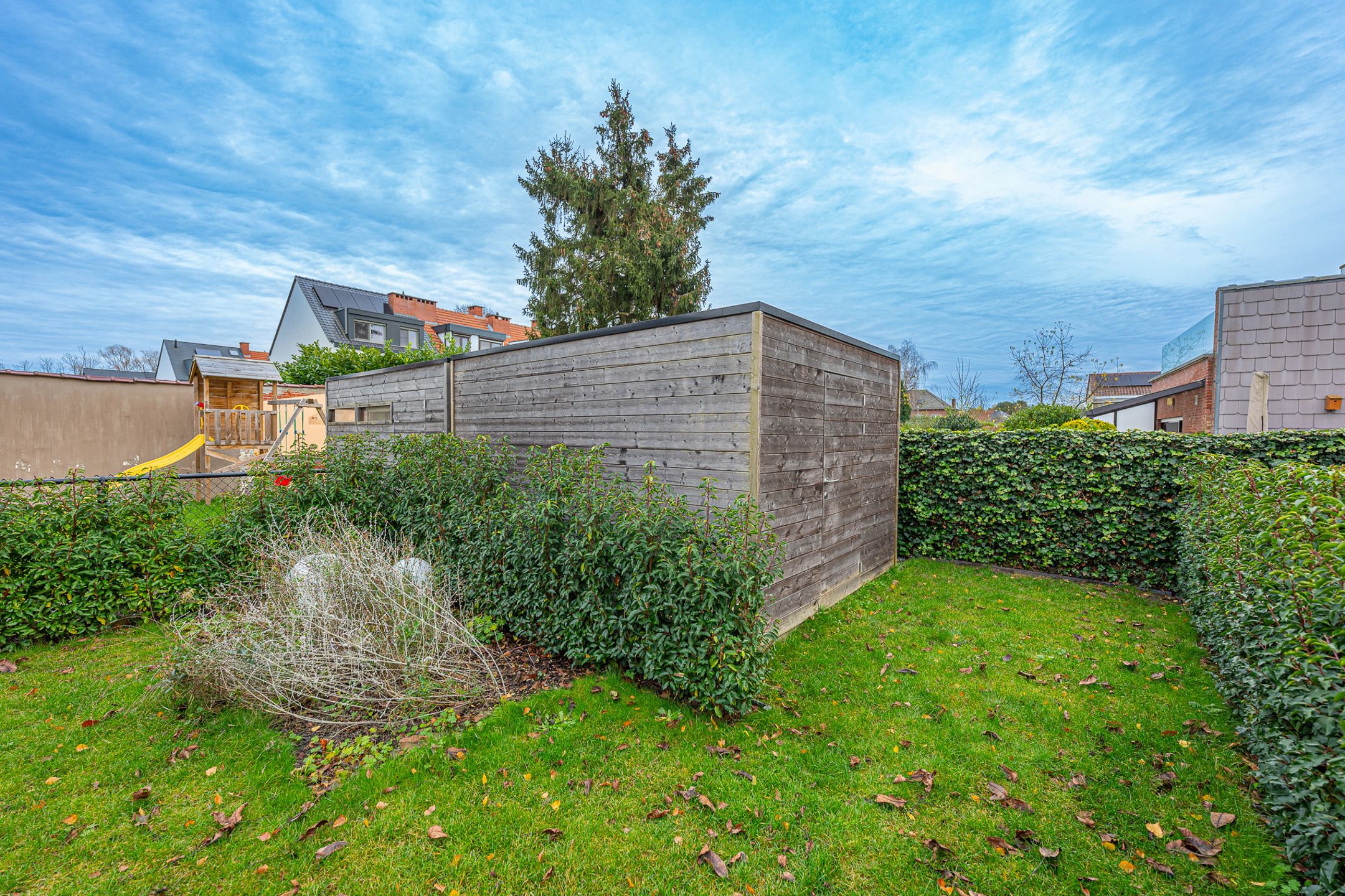 Uitstekend afgewerkte woning met terras en tuintje foto 23