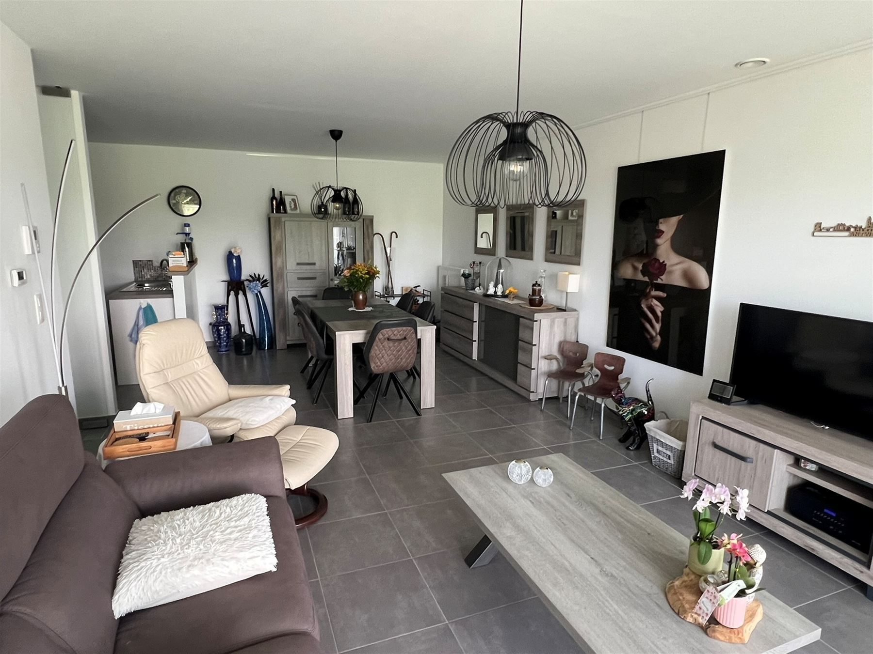 Comfortabel wonen met zicht op groen : 2 slaapkamers, terras en garage inbegrepen foto 7