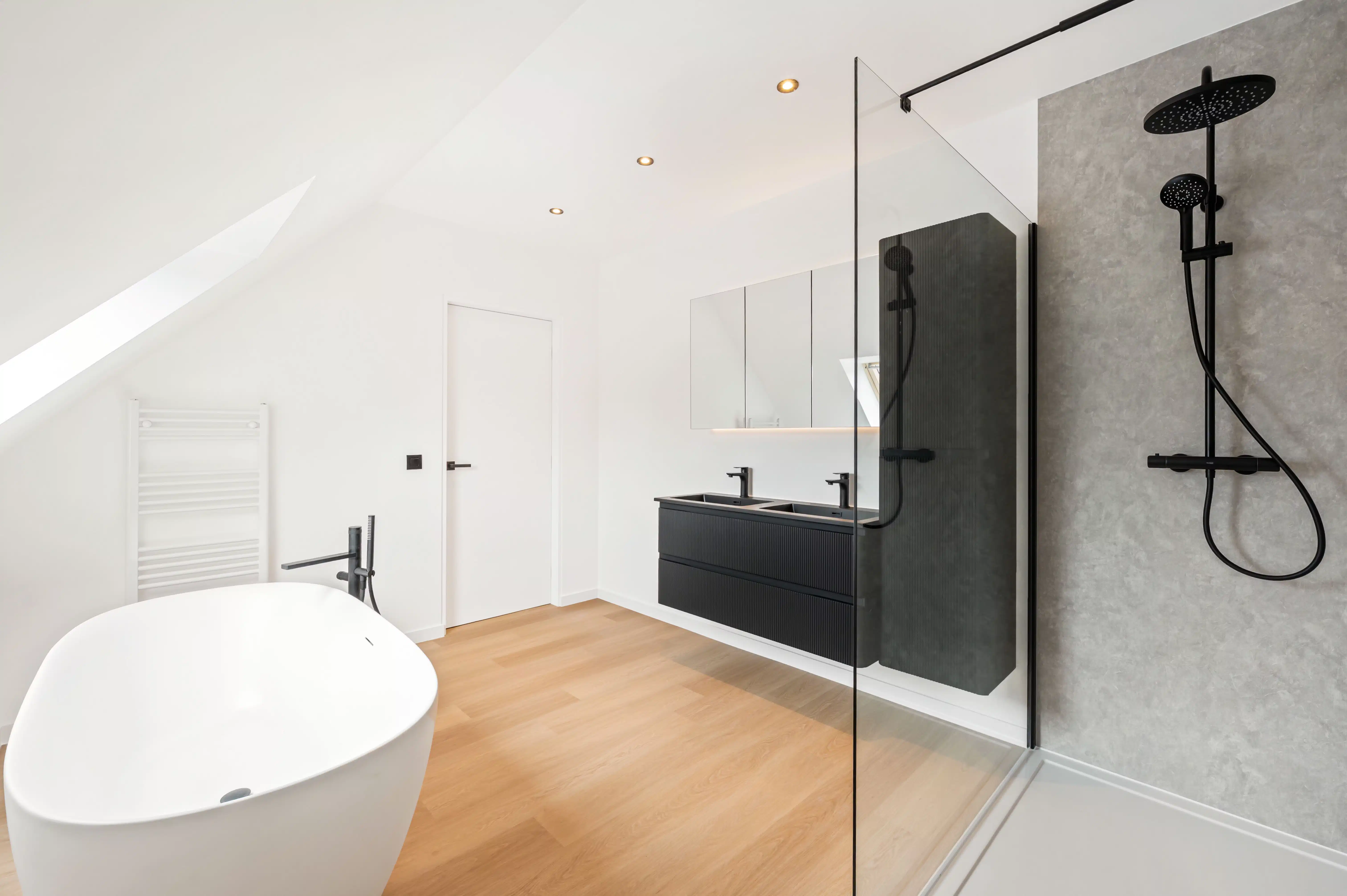 Instapklare woning met 4 slaapkamers en 2 badkamers ! foto 29