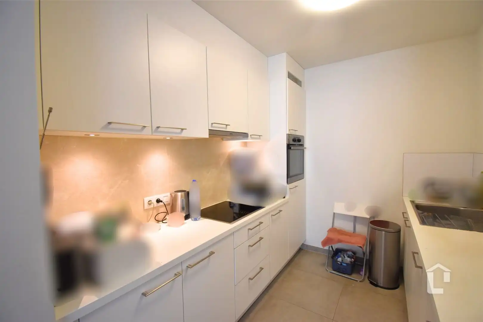 Groen appartement met terras en parking foto 3