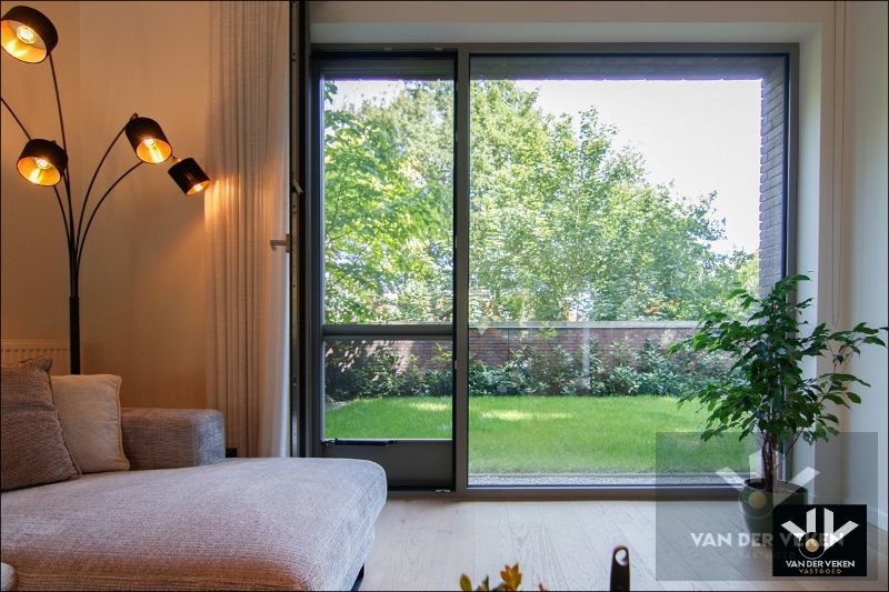 LUXUEUS GVL 3 SLPK-APP MET TUIN EN TWEE STAANPLAATSEN foto 9