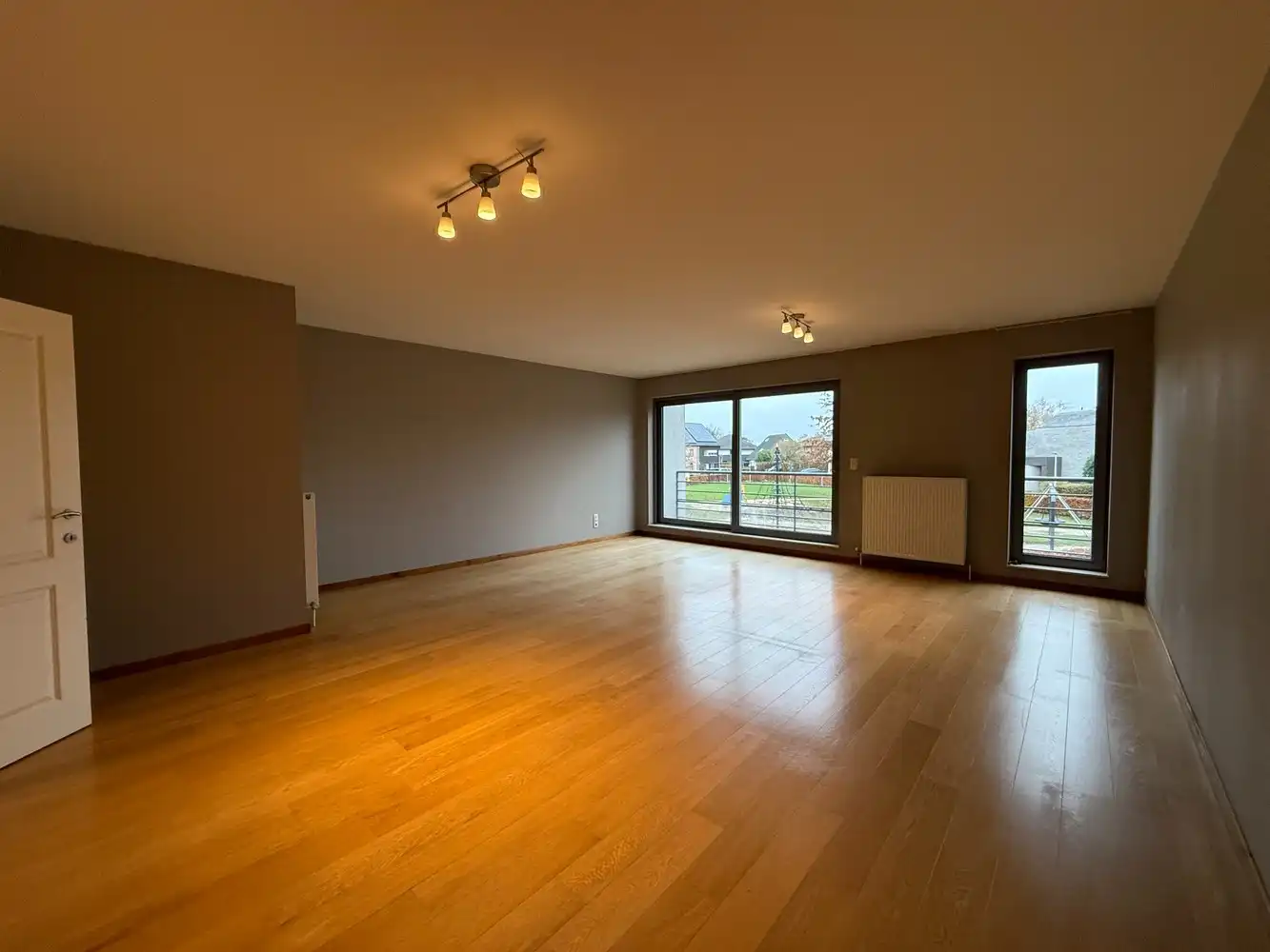 APP. I 2 SLPK I GARAGEBOX I DUFFEL foto 2