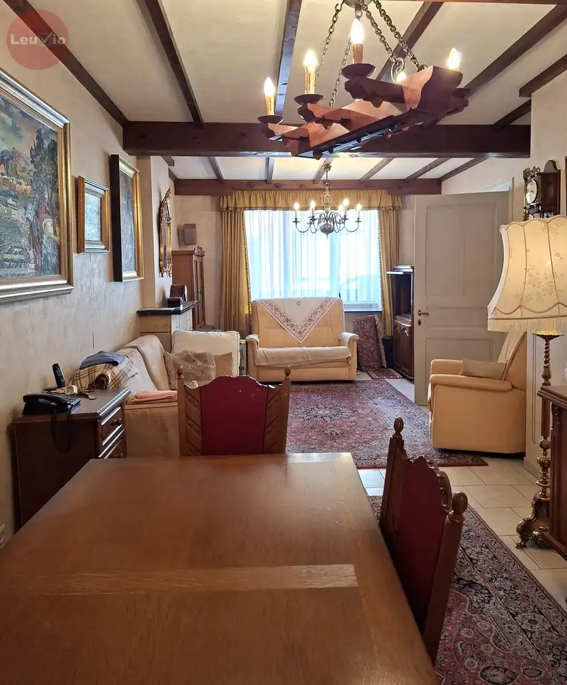 Goed gelegen woning // 2 slaapkamers + zolder om af te werken foto 10