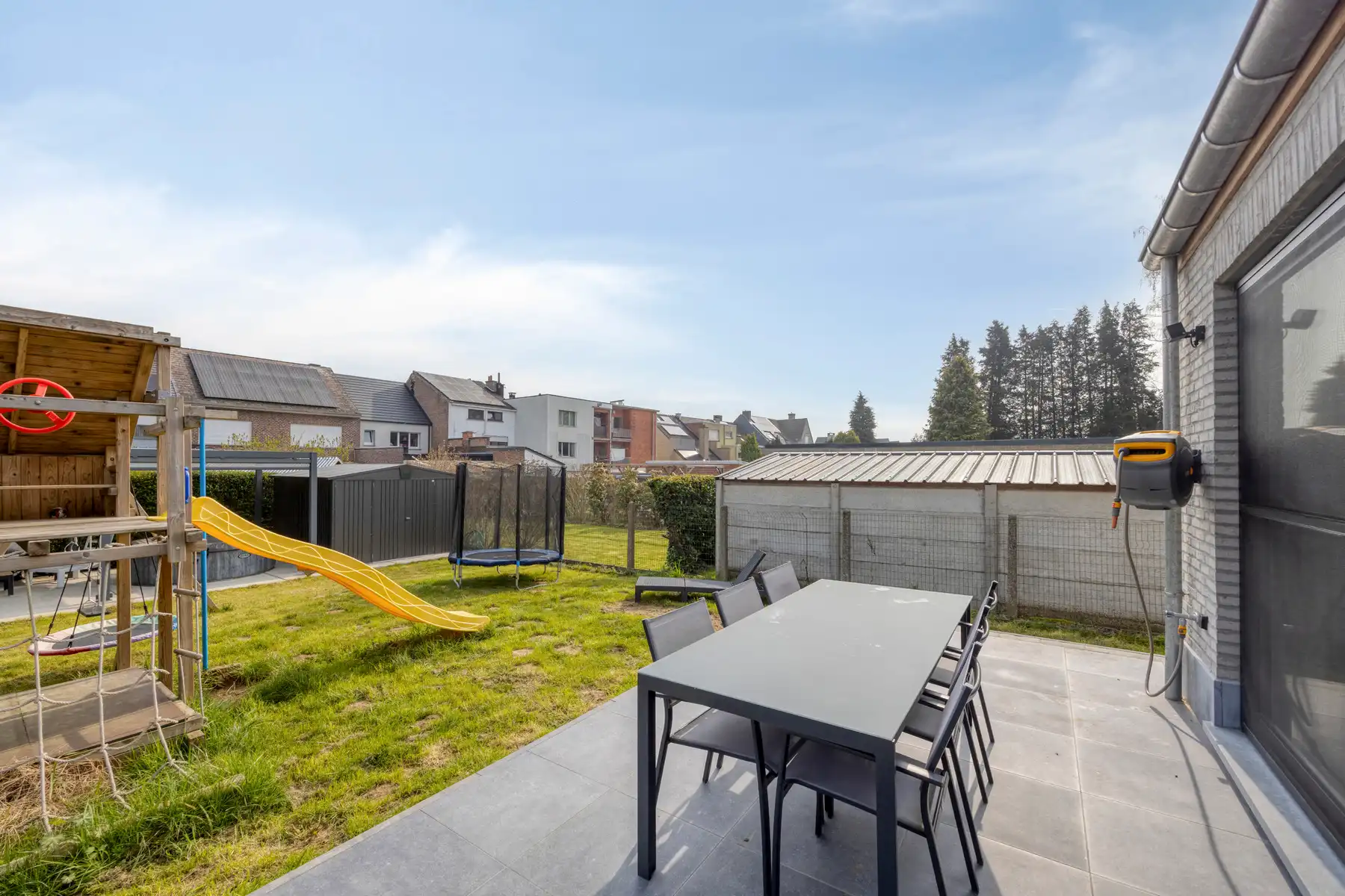 Smaakvolle nieuwbouwwoning op toplocatie met ruime oprit  foto 24