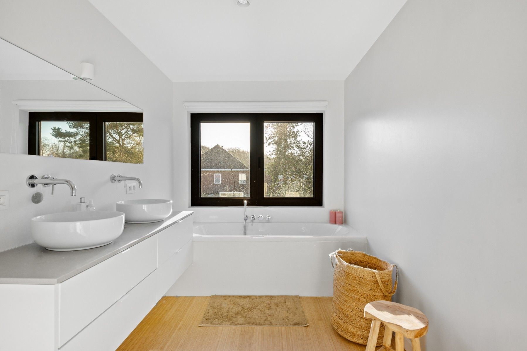 Recent gerenoveerde woning met hoogwaardige afwerking foto 19