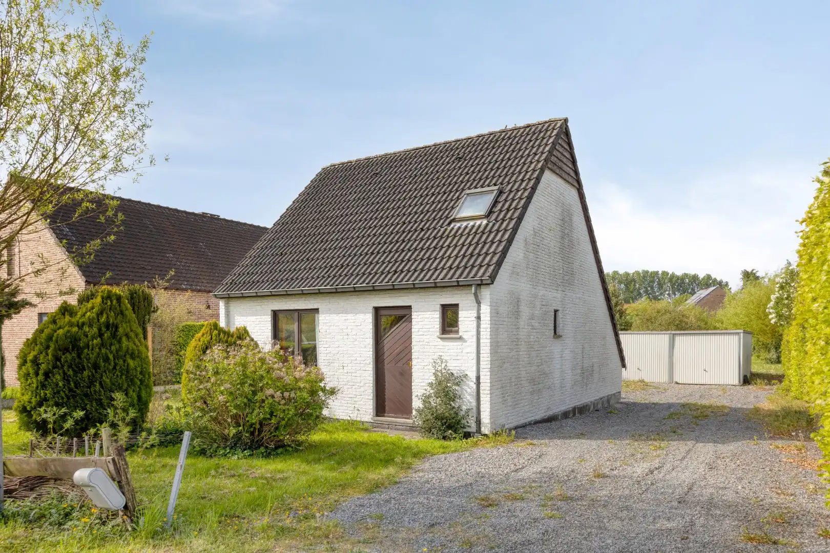 Hoofdfoto van de publicatie: Woning met ruime tuin nabij centrum Lennik