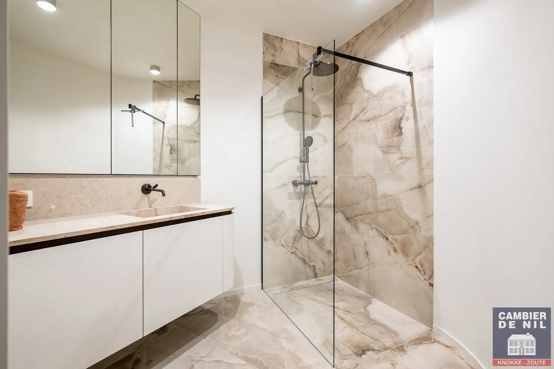 Luxueus nieuwbouw appartement met panoramisch uitzicht over Knokke-Heist, hinterland en zee foto 19