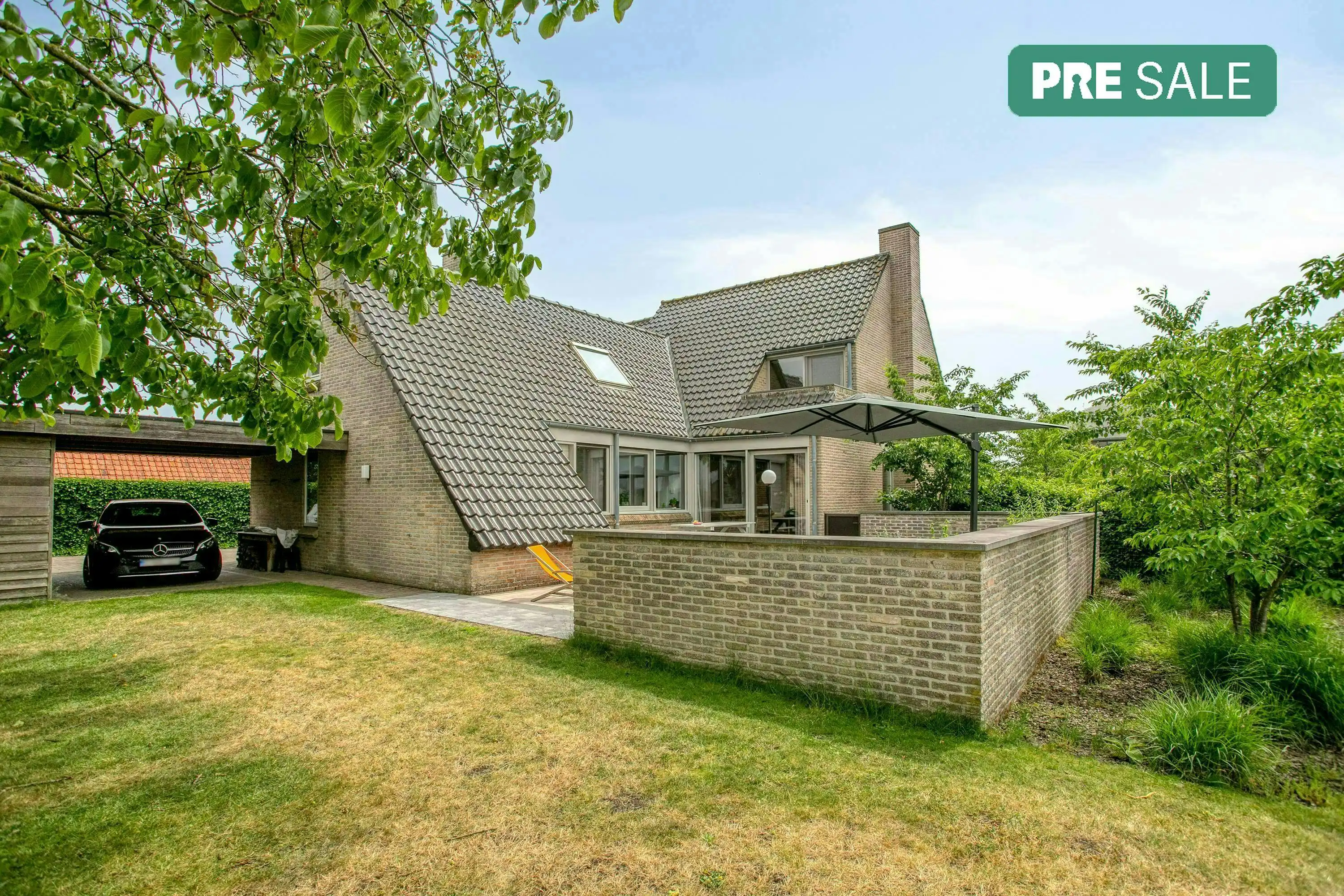 Villa te koop met prachtig zicht op groen te Wingene foto {{pictureIndex}}