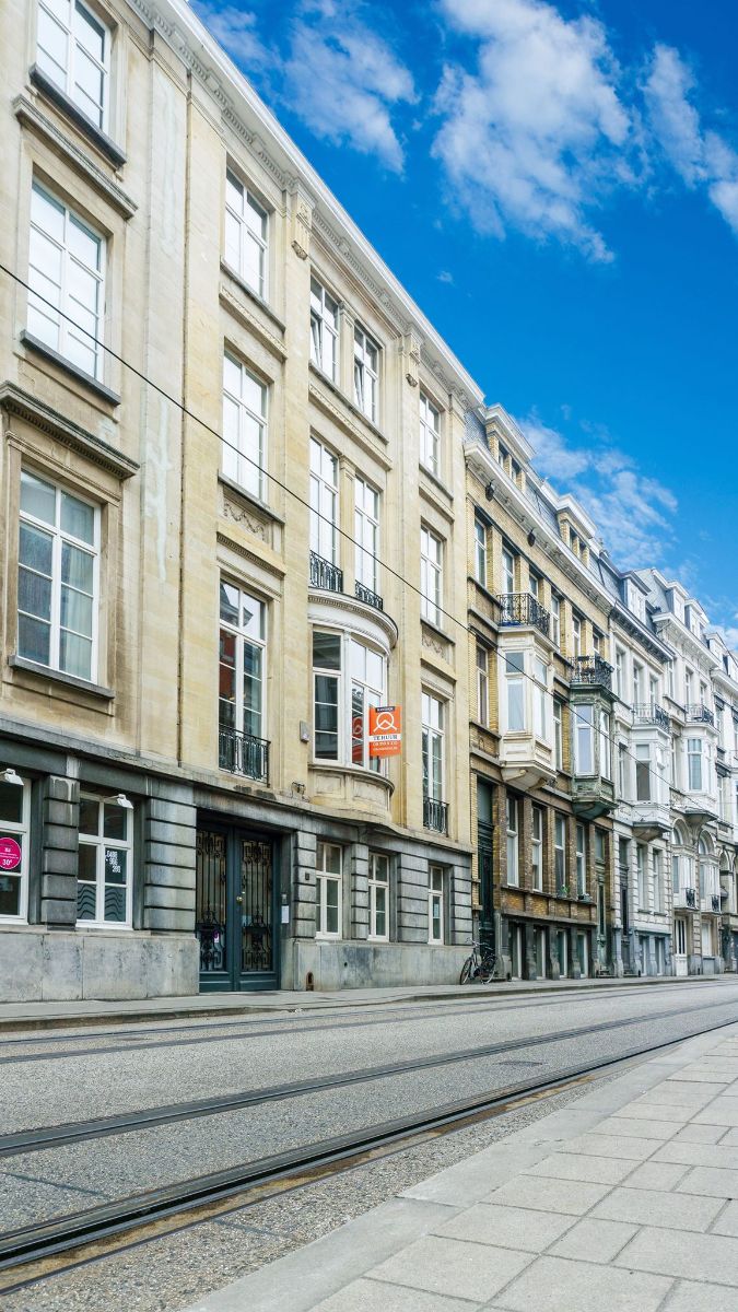 Prachtige kantoren met authenticiteit in centrum Gent foto {{pictureIndex}}
