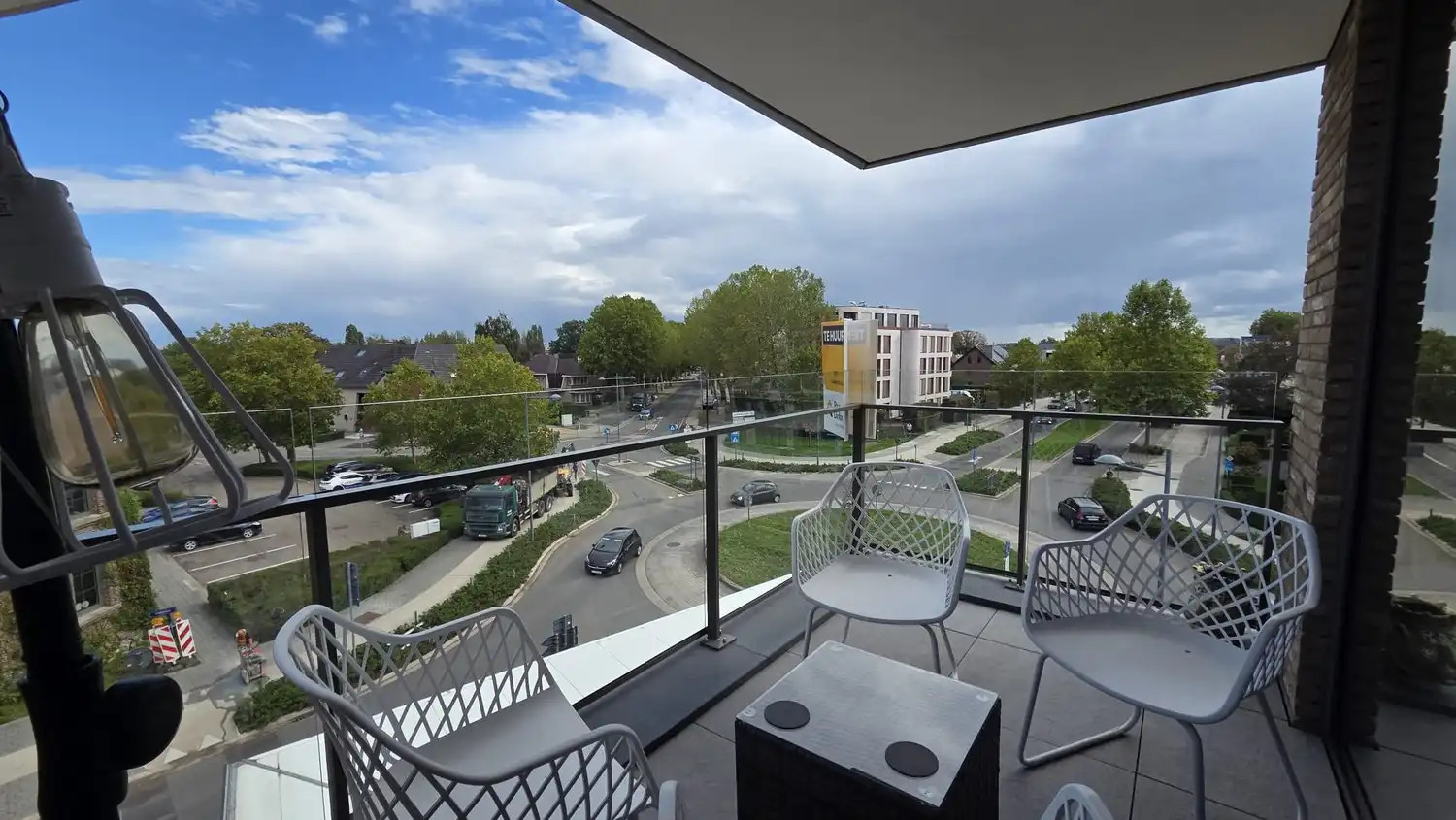 RECENT APPARTEMENT OP TOPLOCATIE MET 2 SLAAPKAMERS EN TERRAS. foto 3