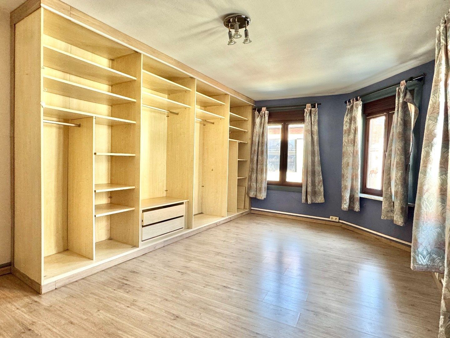 Woning met 3 slaapkamers te koop in Izegem! foto 7