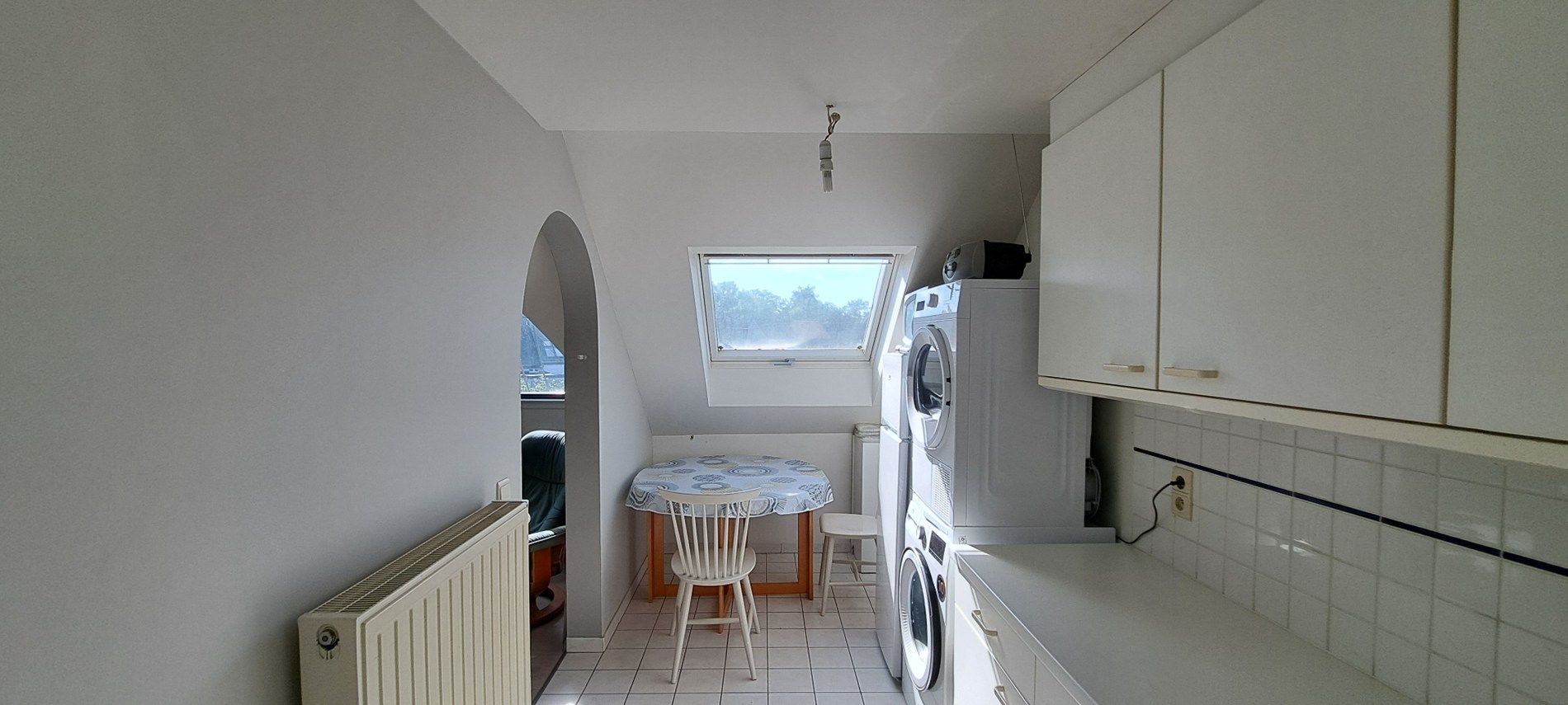 Ruim gerenoveerd duplex-dakappartement met 1 slaapkamer en mezzanine foto 6