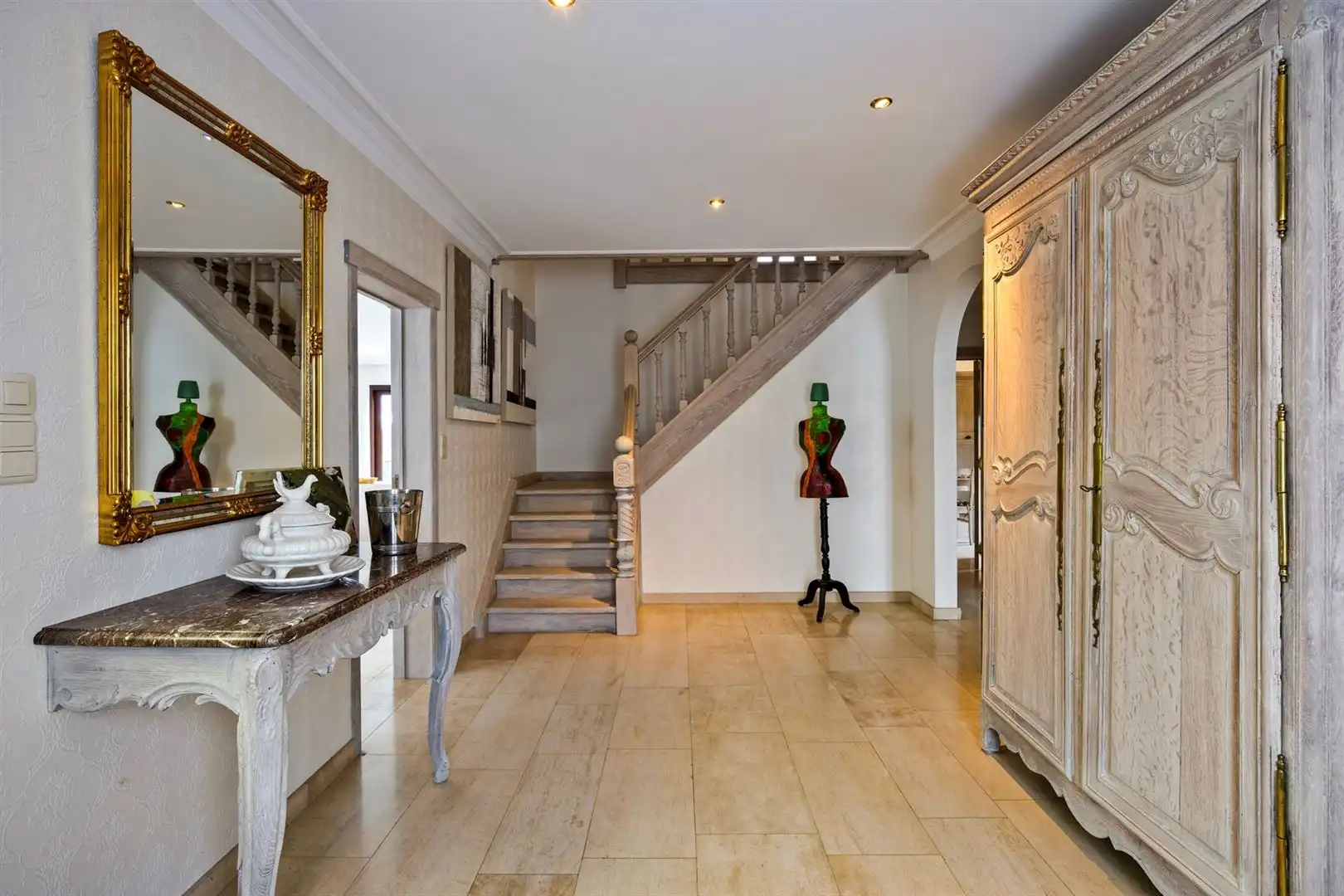 Exclusieve Villa met Luxe afwerking en idyllische tuin. foto 5