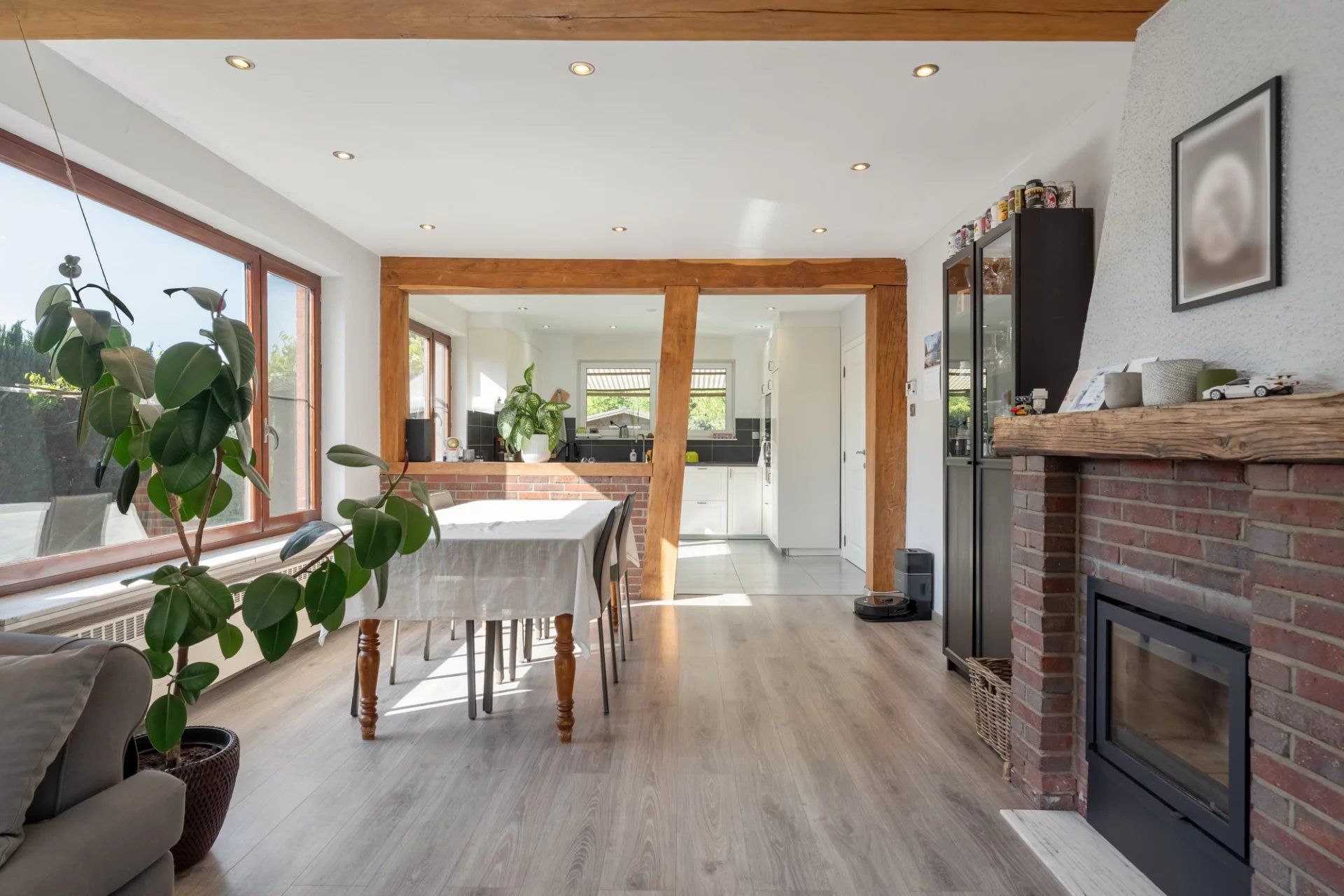Vrijstaande, instapklare woning in Lillo mét zonnepanelen en laadpaal! foto 6