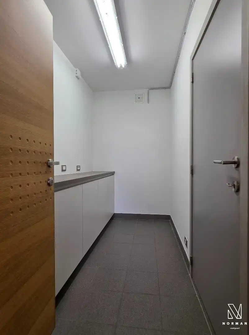 Prachtig domein met luxueuze instapklare villa, grote tuin en landbouwgrond in Hulste foto 38