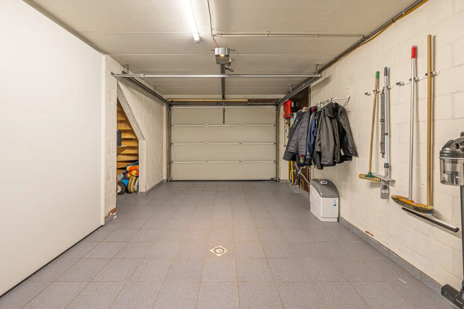 Instapklare halfopen woning met 3 slaapkamers, garage en zongerichte tuin in Zonnebeke foto 19