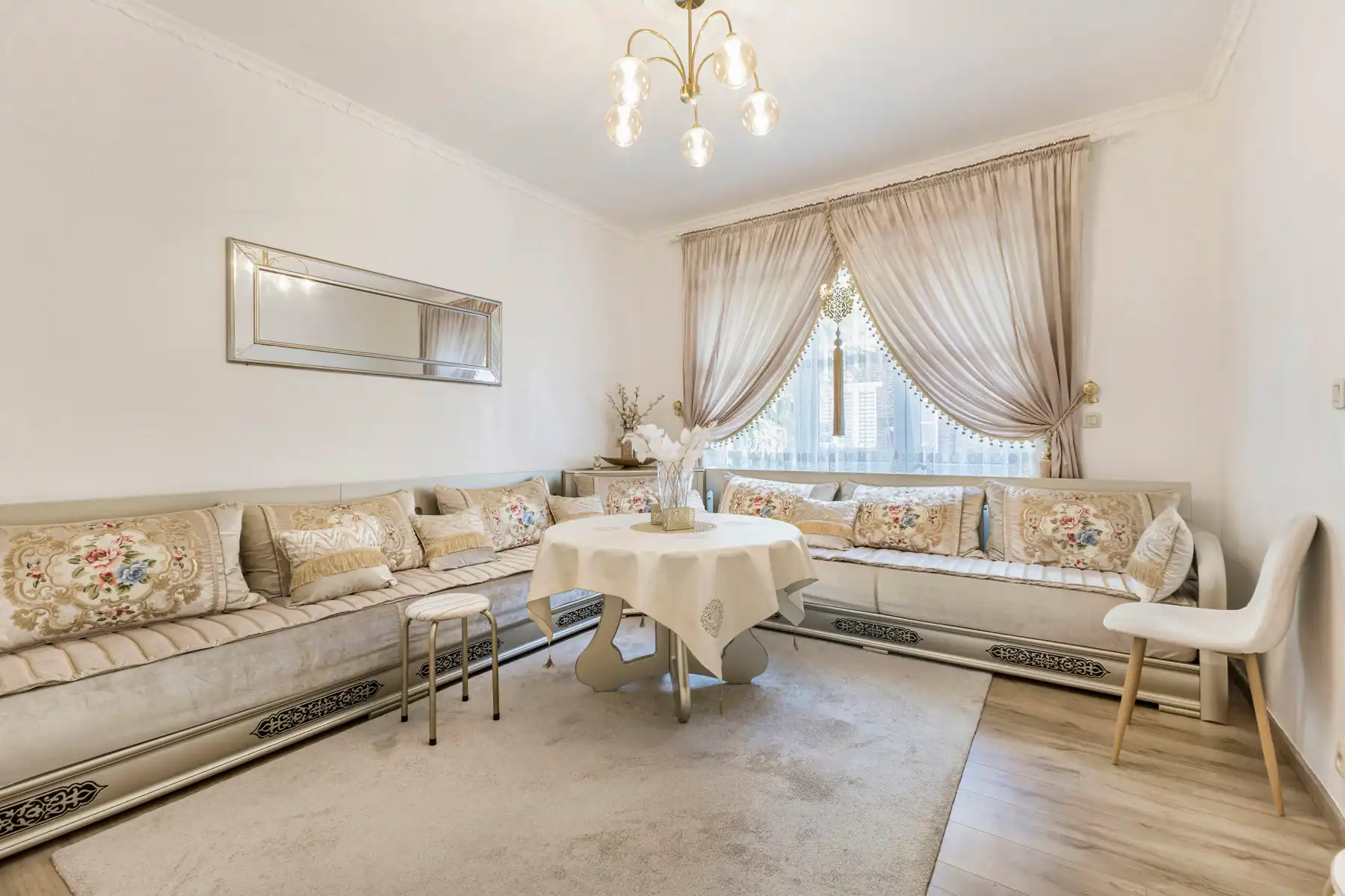 Goed gelegen woning met 4 slaapkamers en 3 badkamers foto 6