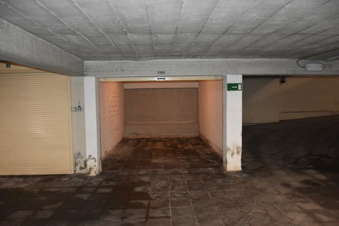 Garagebox aan de rugzijde vd Zeedijk, nabij Casinoplein foto 8