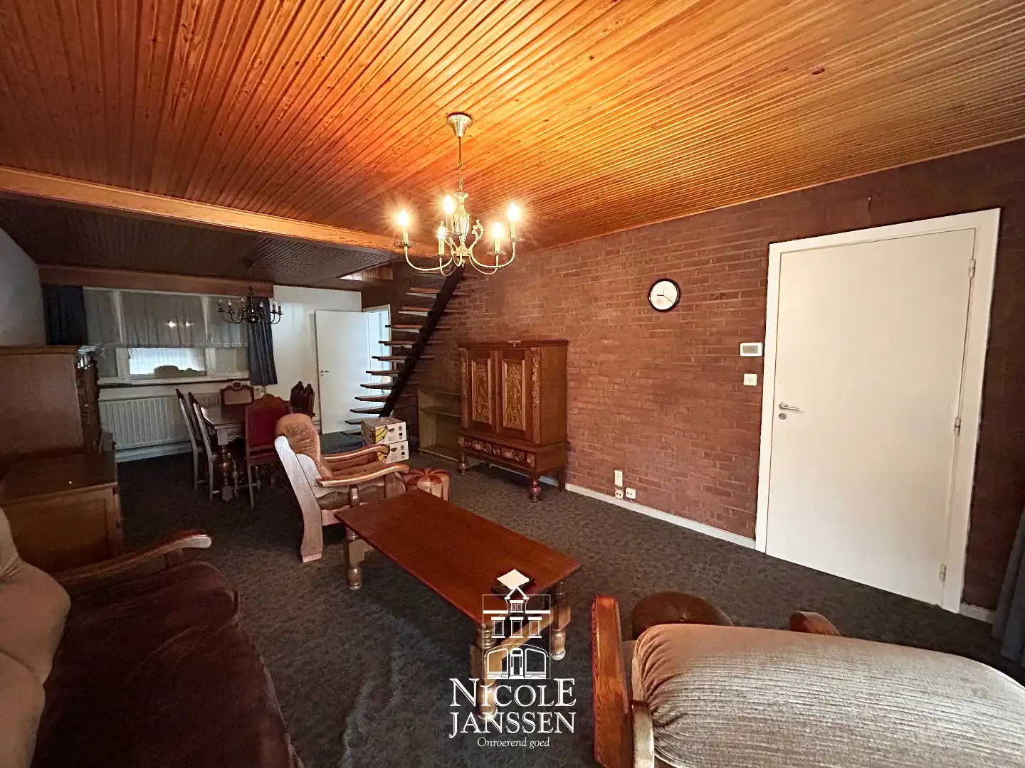 Halfvrijstaande gezinswoning foto 3